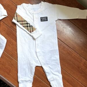 Burberry Check Trim Cotton Three-piece Baby Gift Set